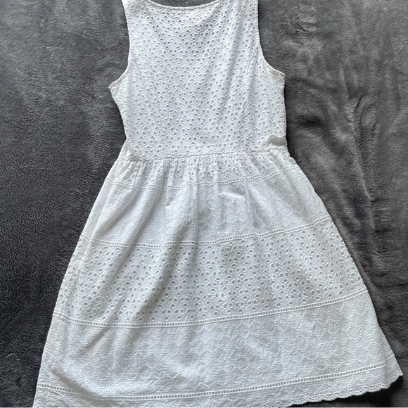 👗 Elle eyelet lace Dress - Picture 4 of 4